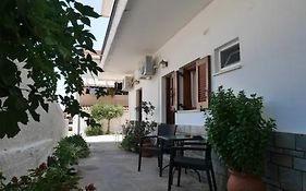 Chrysoula'S Convenient Triple Room With Yard